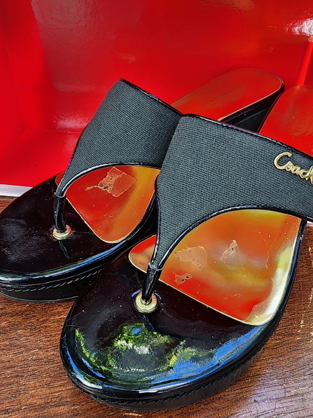 COACH Black Patent Leather Gold Metallic Thong Wedge Sandals Size 8 - Picture 3 of 11